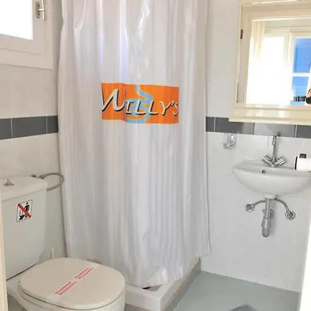 Willy's & 3*